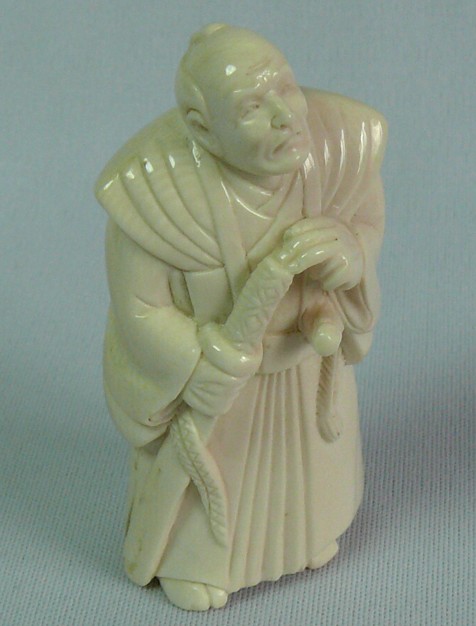 самурай (военный министр), японская антикварная статуэтка из слоновой кости