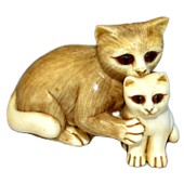 японская нецке Кошка с котенком, слоновая кость