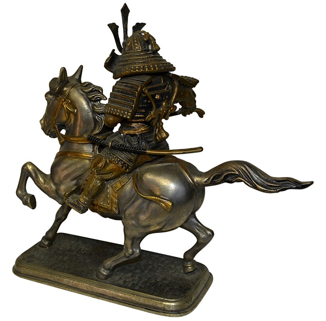 японский антиквариат: бронзовая фигура самурая на коне, 1900-е гг.