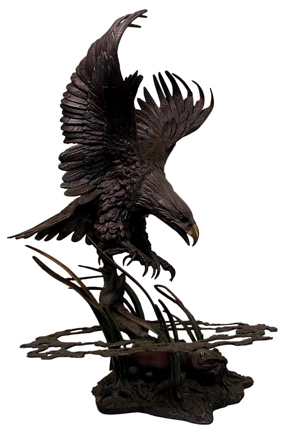 антикварная бронзовая скульптура Орел на охоте
