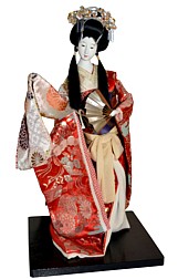 Антикварная японская кукла. Юная принцесса в дорогих парчовых кимоно