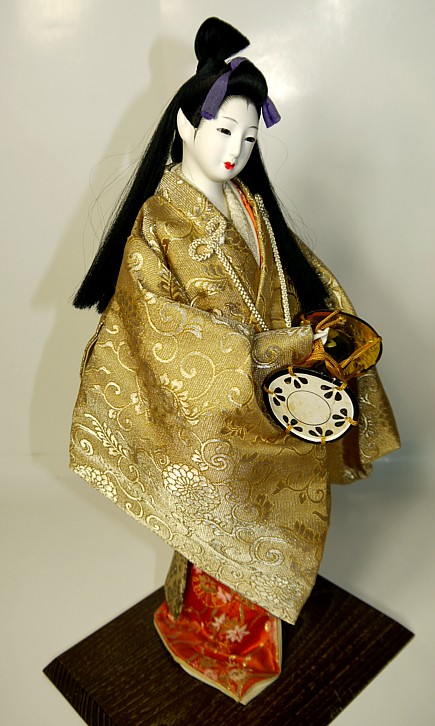 традиционная японская кукла