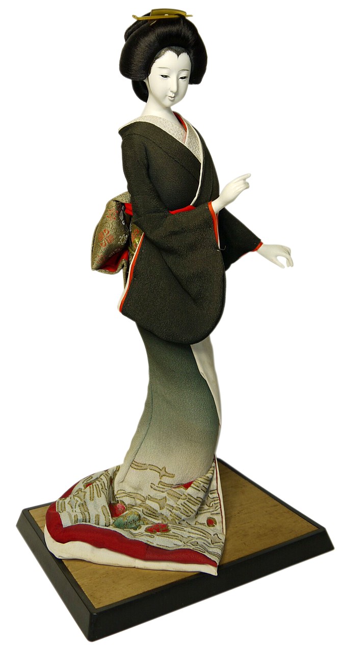 японская старинная кукла в шелковом кимоно, 1920-е гг.