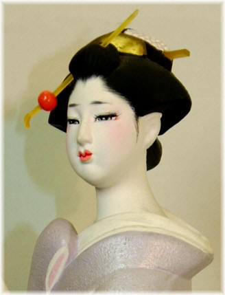японское искусство: статуэтка Дама с веером