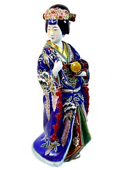 японская антикварная фарфоровая статуэтка Дама в синем кимоно