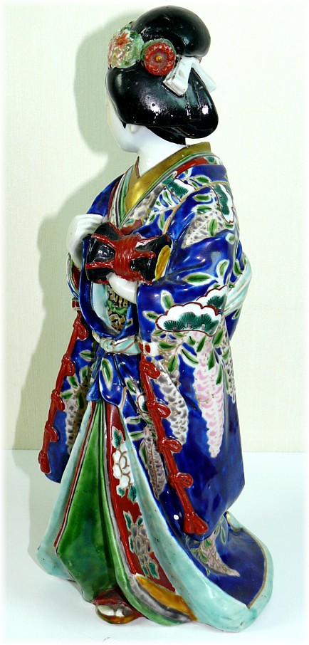 японская антикварная фарфоровая статуэтка Дама в кимоно, 1800-50-е гг.