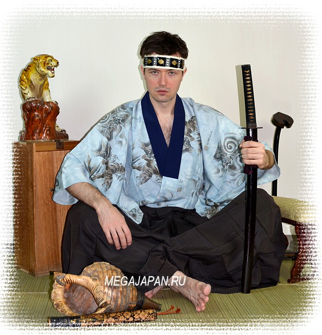 японский меч катана и предметы самурайского искусства 