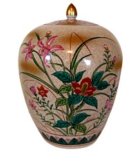 Японская фарфоровая  ваза с крышкой и росписью