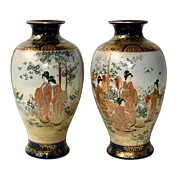 Японский антикварный фарфор: парные вазы с росписью