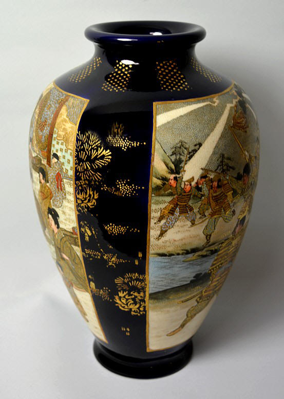 японская фарфоровая ваза САЦУМА с авторским рисунком на самурайскую тему 1860-80-е гг.