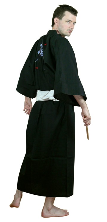 японское мужское  кимоно с вышивкой