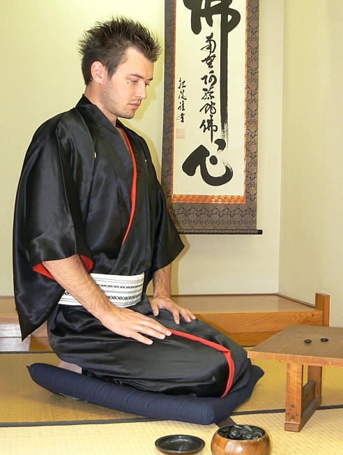 японское мужское шелковое кимоно с вышивкой и подкладкой
