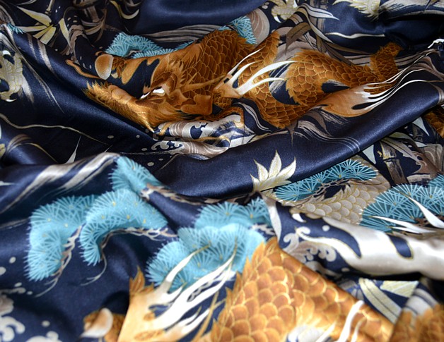 рисунок шелкового японского мужского кимоно