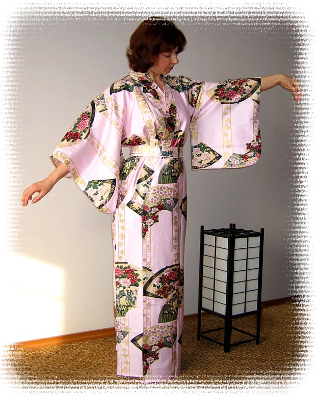 Японское кимоно ЦВЕТЫ И ВЕЕРА, хлопок 100%