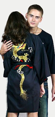 халатик-кимоно с вышивкой, сделано в Японии