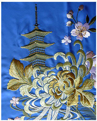 вышивка на японском женском кимоно