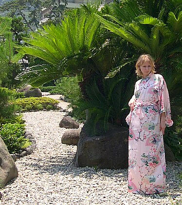 японское кимоно - стильная одежда на отдыхе, в поездках и дома