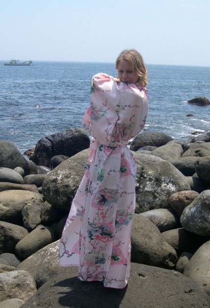 японское кимоно - стильная одежда на отдыхе, в поездках и дома