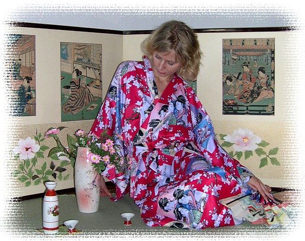 японское современное кимоно из иск. шелка