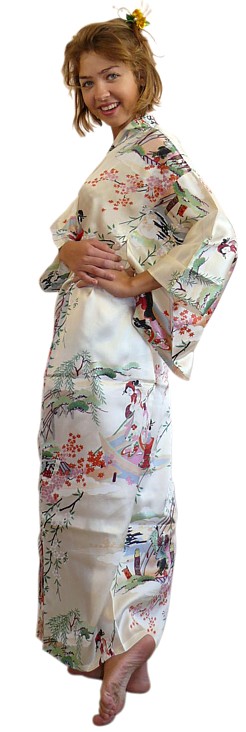 шелковый халат- кимоно кремового цвета