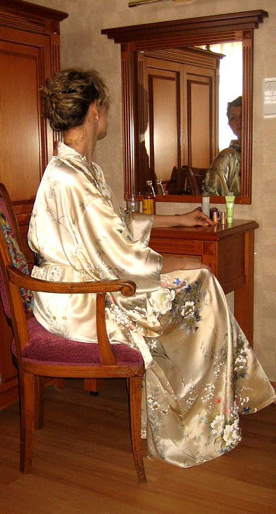 женский халат из натурального шелка, сделано в Японии