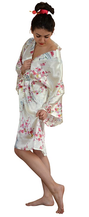 халатик-кимоно из натурального шелка, размеры от 42 до 48,  сделано в Японии