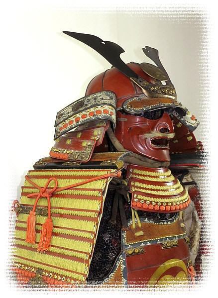 сраринные антикварные доспехи всадника самурая эпохи Эдо