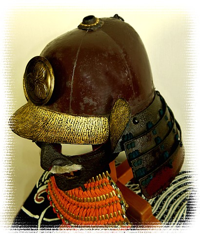 самурайский шлем КАБУТО с гербом клана Нукуи, 1560-е гг.