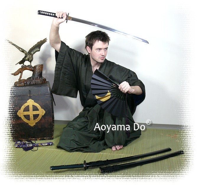 тэссен, самурайский веер и японский меч катана