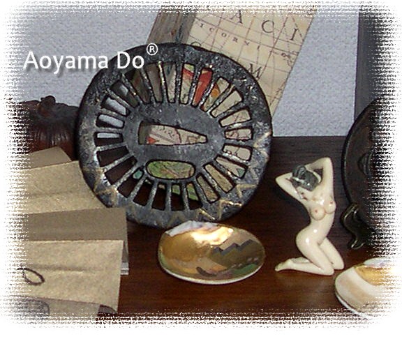 японский антиквариат: цуба эпохи Момояма, 16 в. и нэцкэ