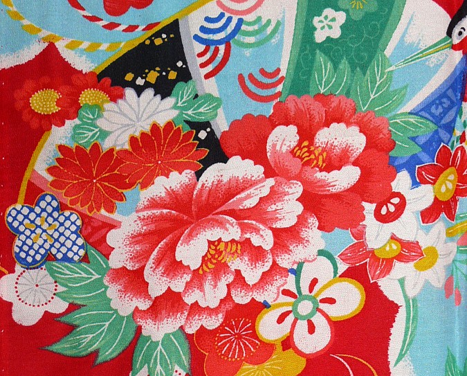деталь росписи на шелке японского женского старинного кимоно