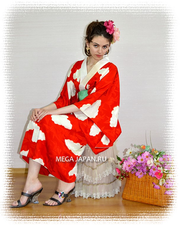 старинное японское шелковое кимоно