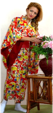 японское винтажное кимоно из шелка