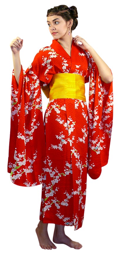 японское старинное кимоно из алого шелка