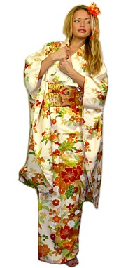 японское праздничное шелковое кимоно