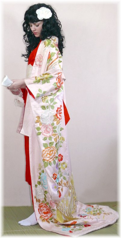 японское кимоно с вышивкой