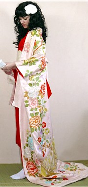 шелковое японское кимоно с вышивкой, 1950-е гг.